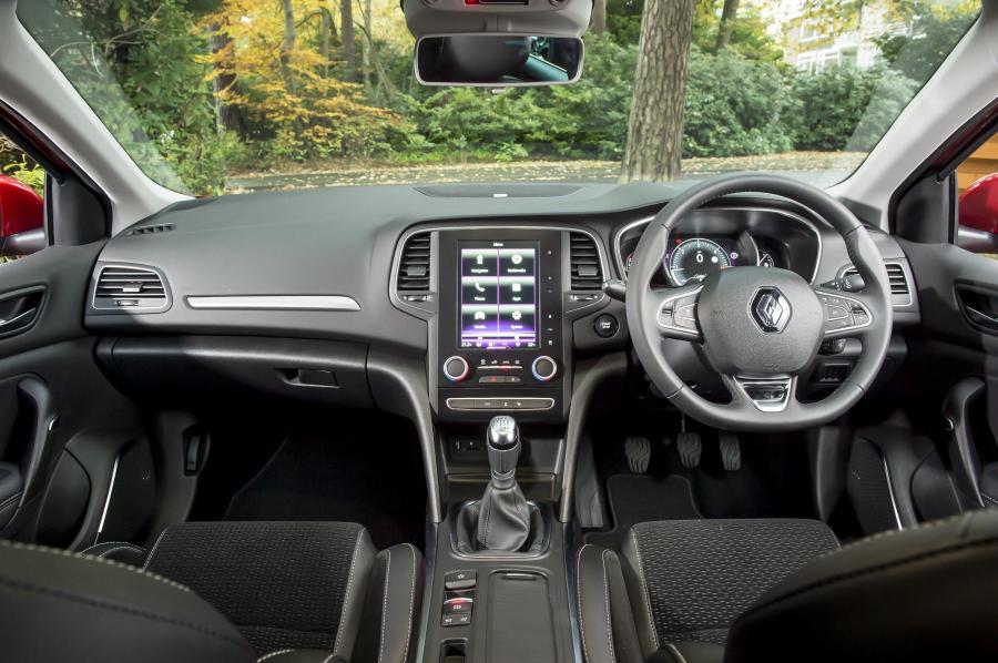 Торпедо Renault Megane Estate 2016 года  (UK) (фото 12 из 30)